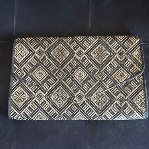 Geometric Patterned Clutch